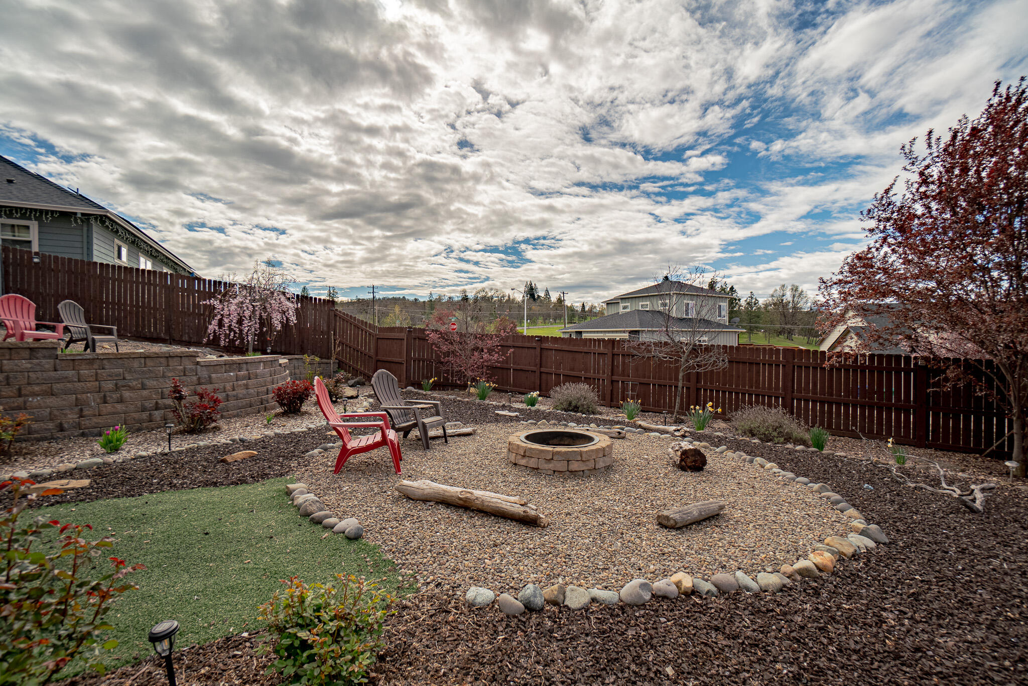 1050 Azure Way Eagle Point, OR 97524 - Photo 20 of 39