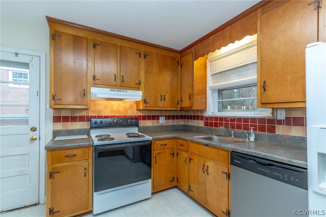 1048 Chiswick Road North Chesterfield, VA 23235 - Photo 6 of 19 Gallery Image 6