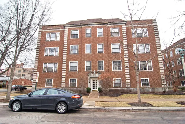 $2,400 | 200 South Maple Avenue, Unit G, Oak Park, IL 60302
