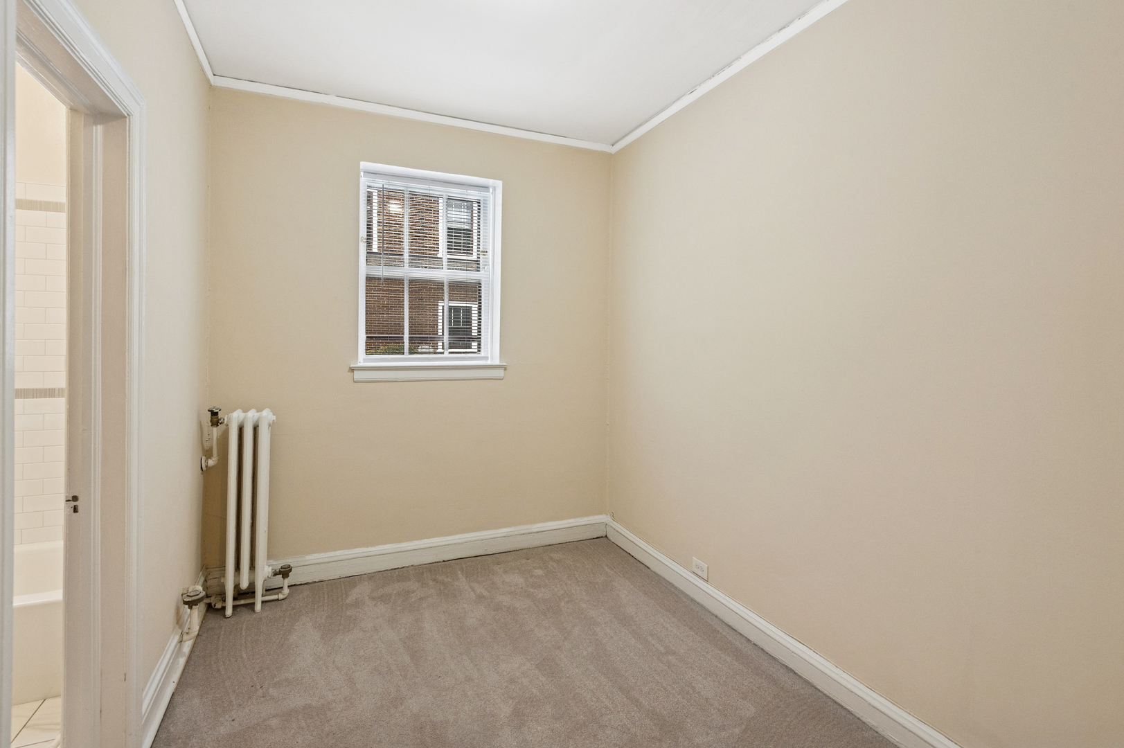 200 South Maple Avenue, Unit G Oak Park, IL 60302 - Photo 13 of 20