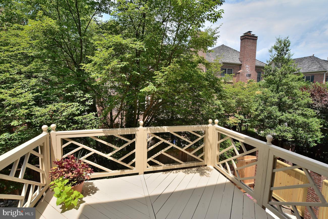 1548 Hampton Hill Circle McLean, VA 22101 - Photo 2 of 39 THE ONLY home in this row with main level deck!