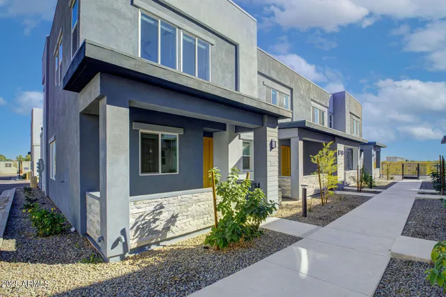 $1,999 | 16830 North 141st Avenue, Unit 2A, Surprise, AZ 85374