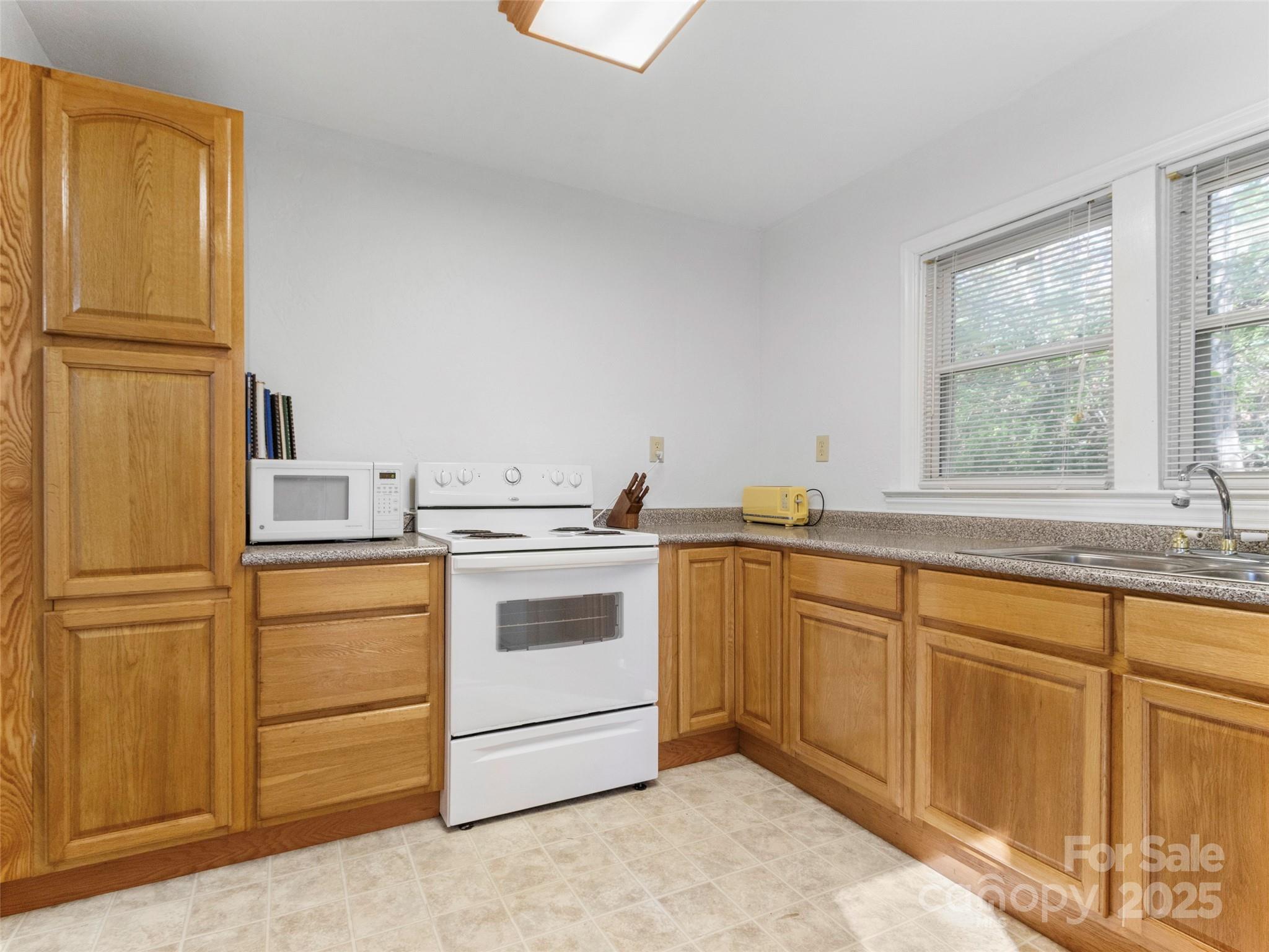 96 Thompson Road Spruce Pine, NC 28777 - Photo 12 of 34