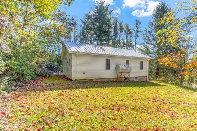 $275,000 | 96 Thompson Road, Spruce Pine, NC 28777