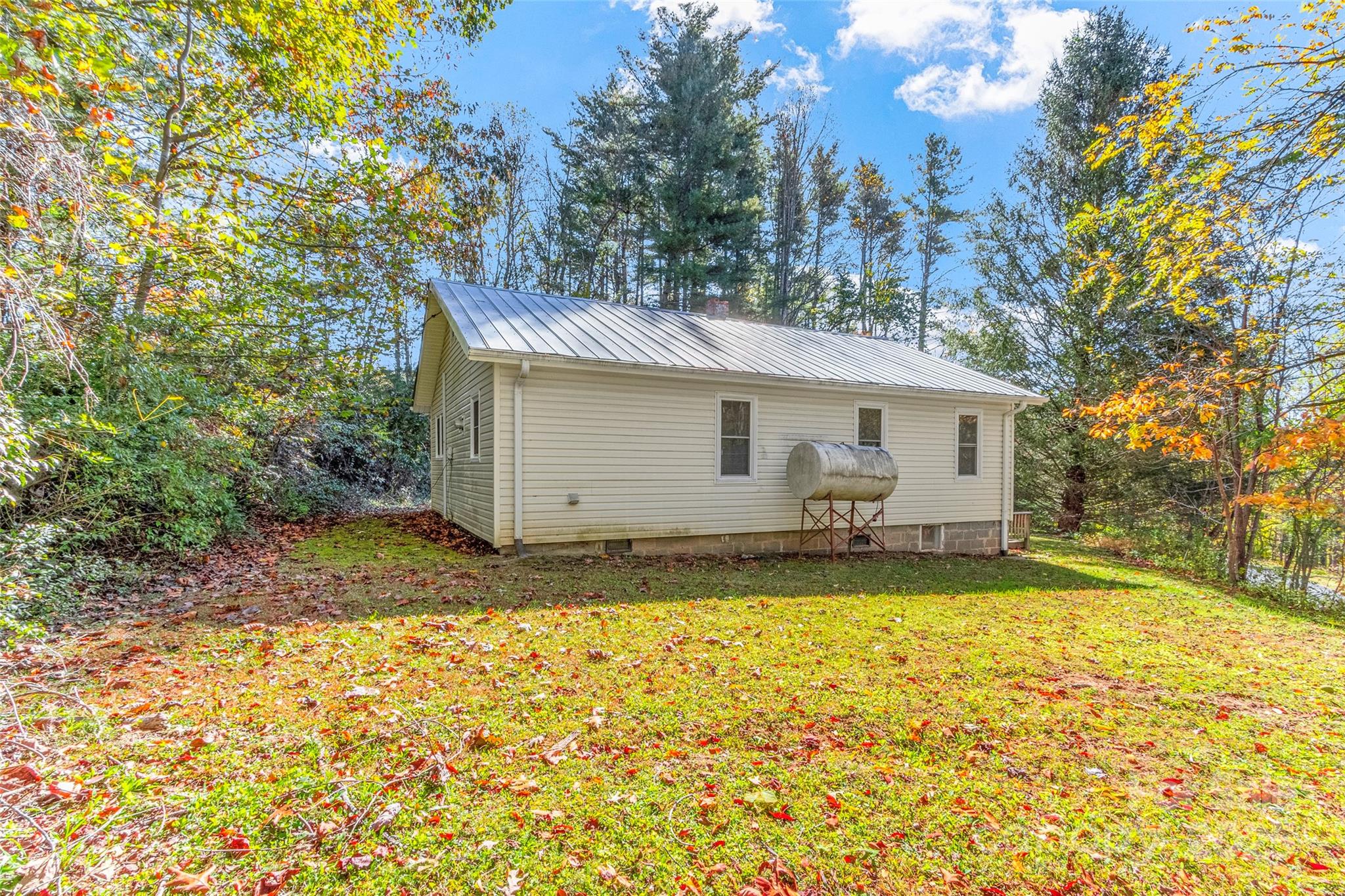 96 Thompson Road Spruce Pine, NC 28777 - Photo 5 of 34