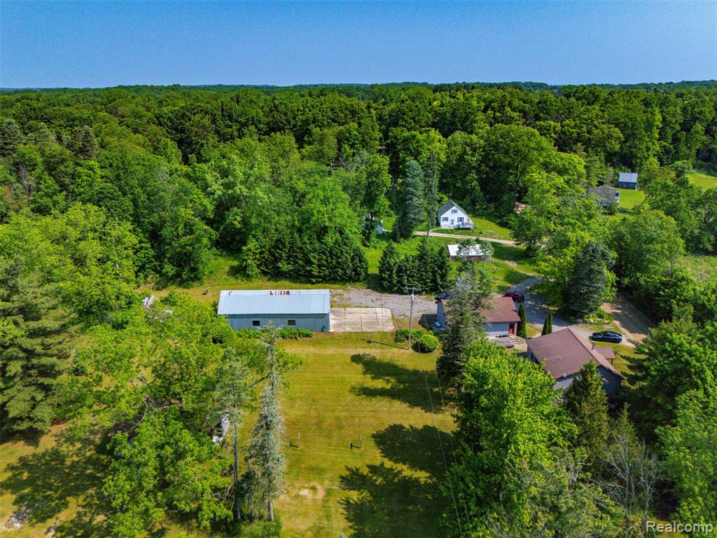 2431 Porter Road White Lake, MI 48383 - Photo 44 of 58