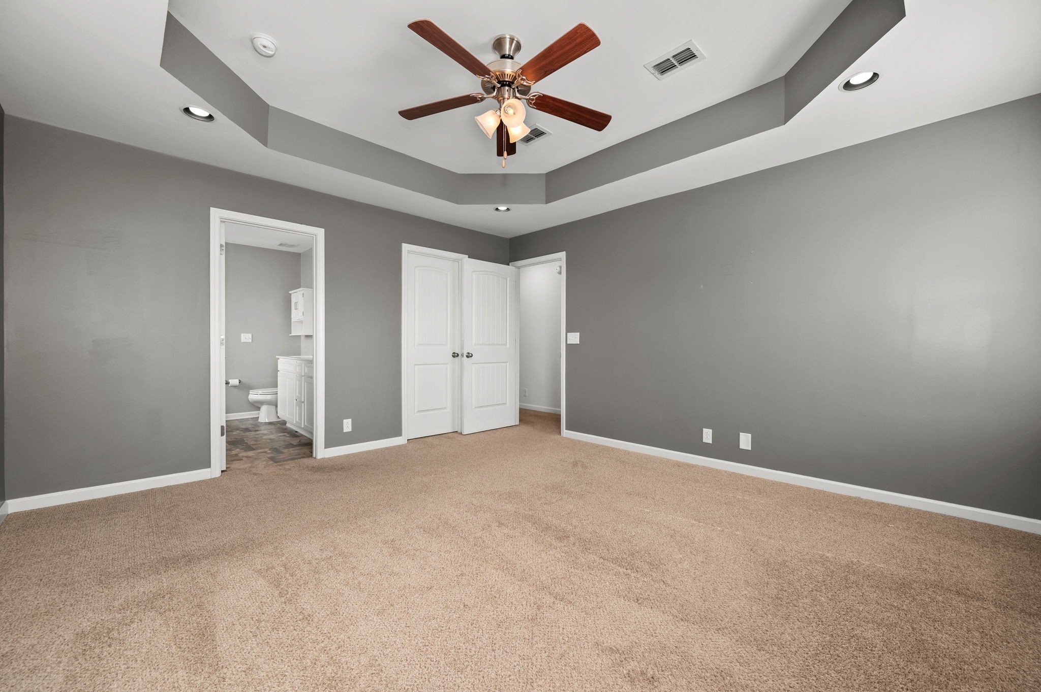 1113 Dunkirk Lane Murfreesboro, TN 37129 - Photo 18 of 31 an empty room with closet and fan