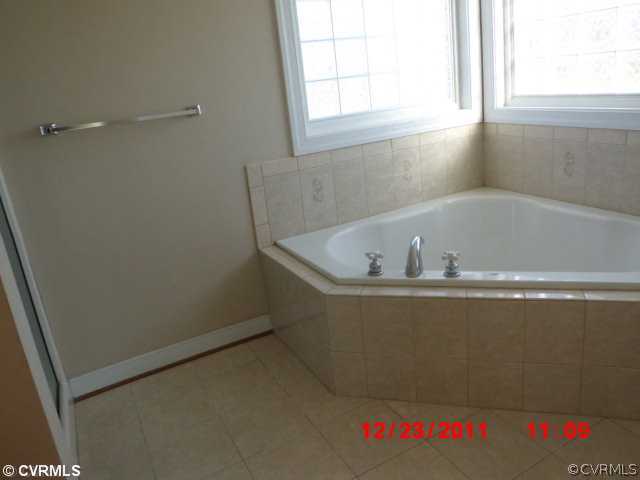 4010 River Road Mechanicsville, VA 23116 - Photo 9 of 12 Master Bath/Spa