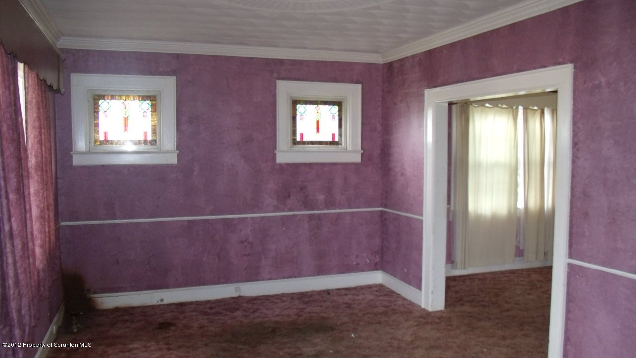 122 East Mountain Road Scranton, PA 18505 - Photo 5 of 12 an empty room with windows