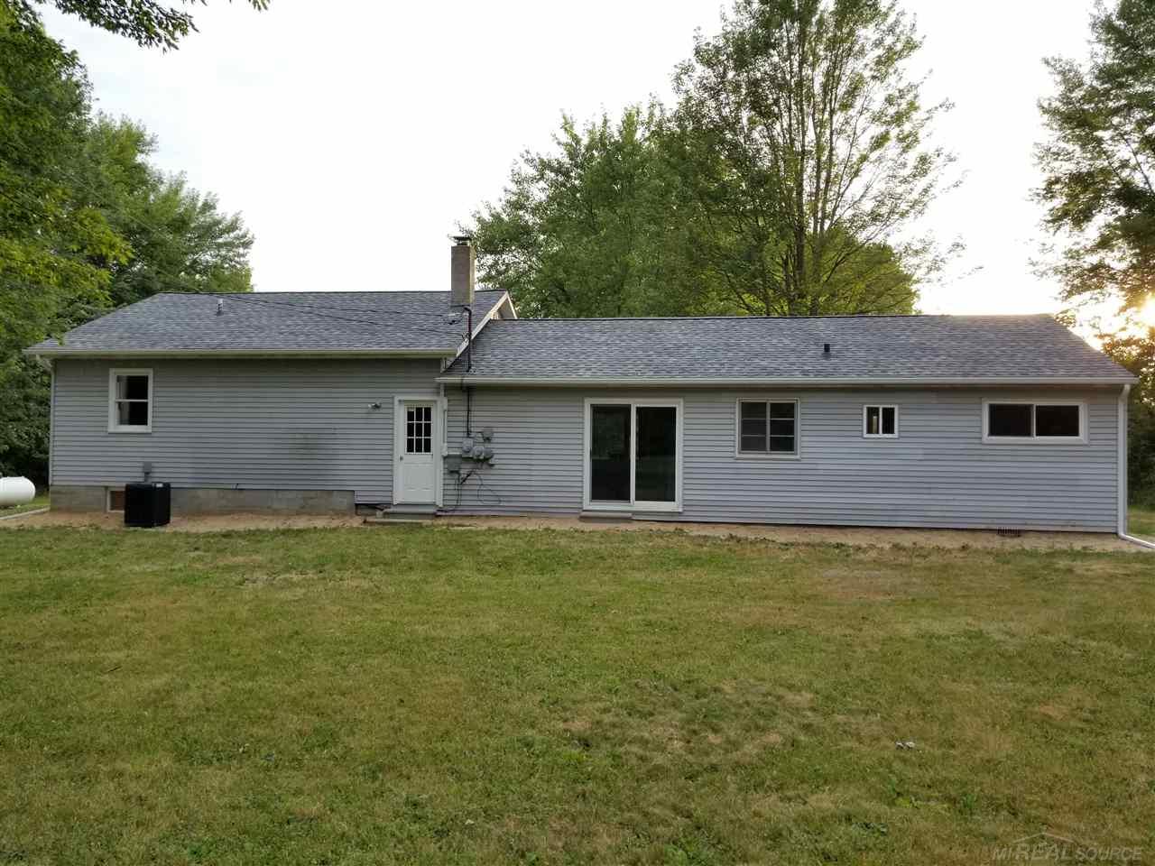 4100 Miller Road Emmett, MI 48022 - Photo 5 of 24 31353755-4.JPG