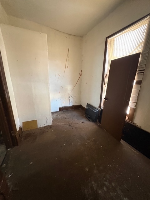 6408 South Rhodes Avenue Chicago, IL 60637 - Photo 13 of 19 a view of small space