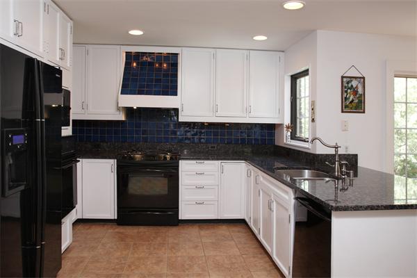 9 Wauwinet Road Newton, MA 02465 - Photo 5 of 8
