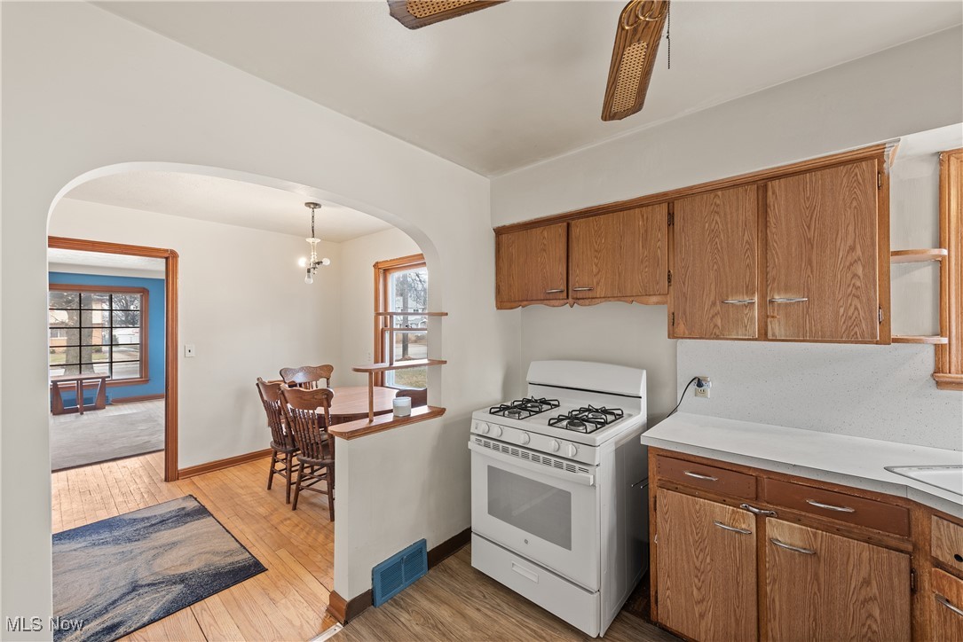 4813 Snow Road Cleveland, OH 44134 - Photo 10 of 37