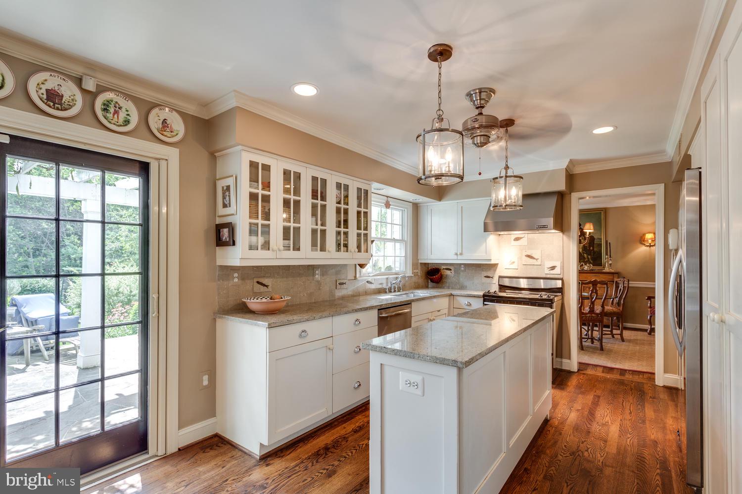 905 Riva Ridge Drive Great Falls, VA 22066 - Photo 9 of 32