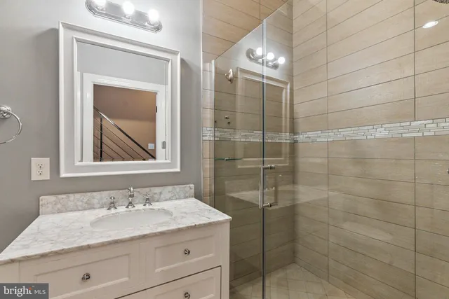 $3,400 | 719 East Thompson Street, Philadelphia, PA 19125