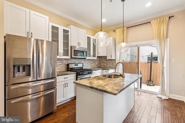 $3,400 | 719 East Thompson Street, Philadelphia, PA 19125