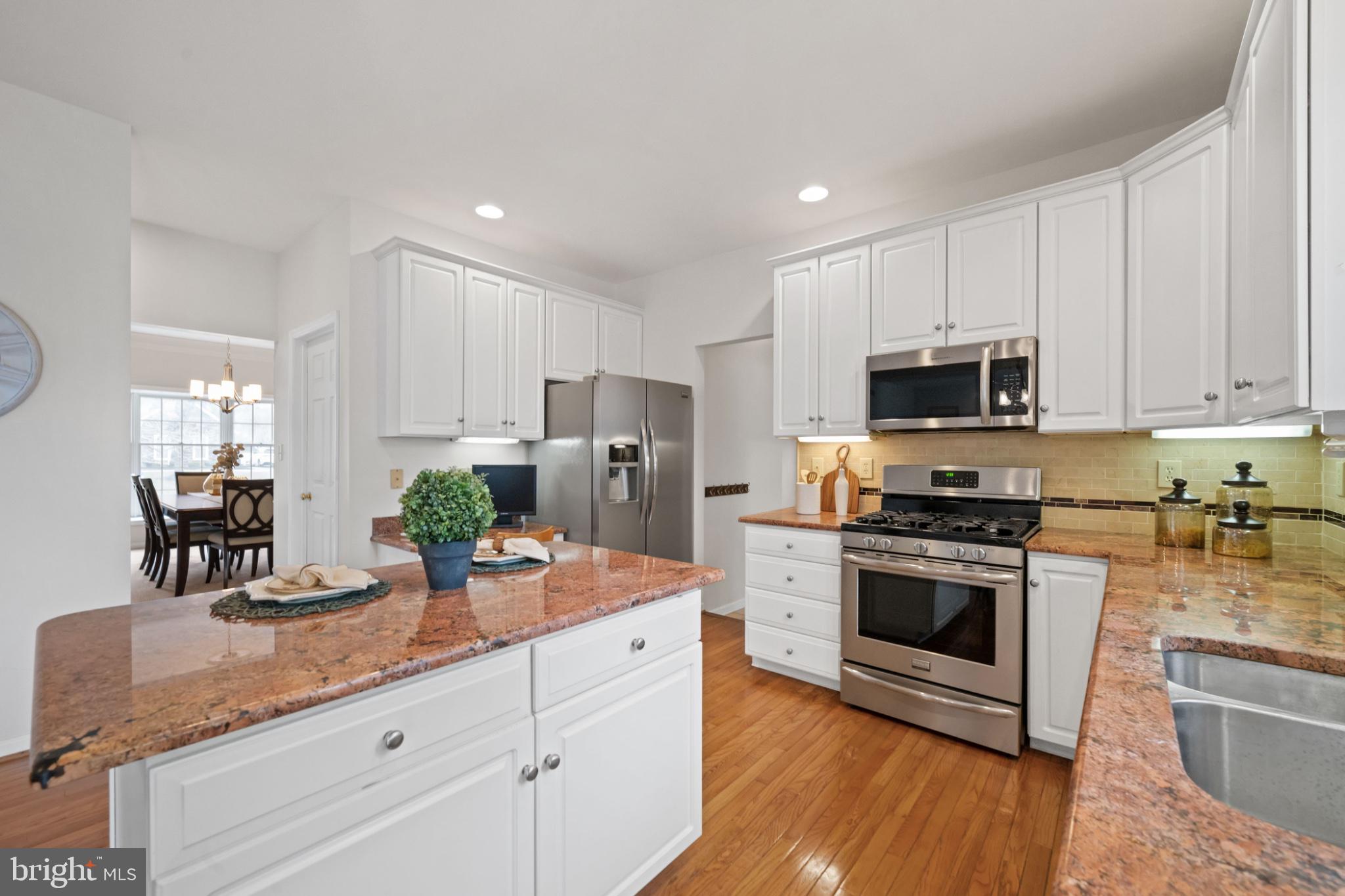 8 Bayberry Close Newark, DE 19711 - Photo 14 of 55 Modern kitchen with elegant finishes.
