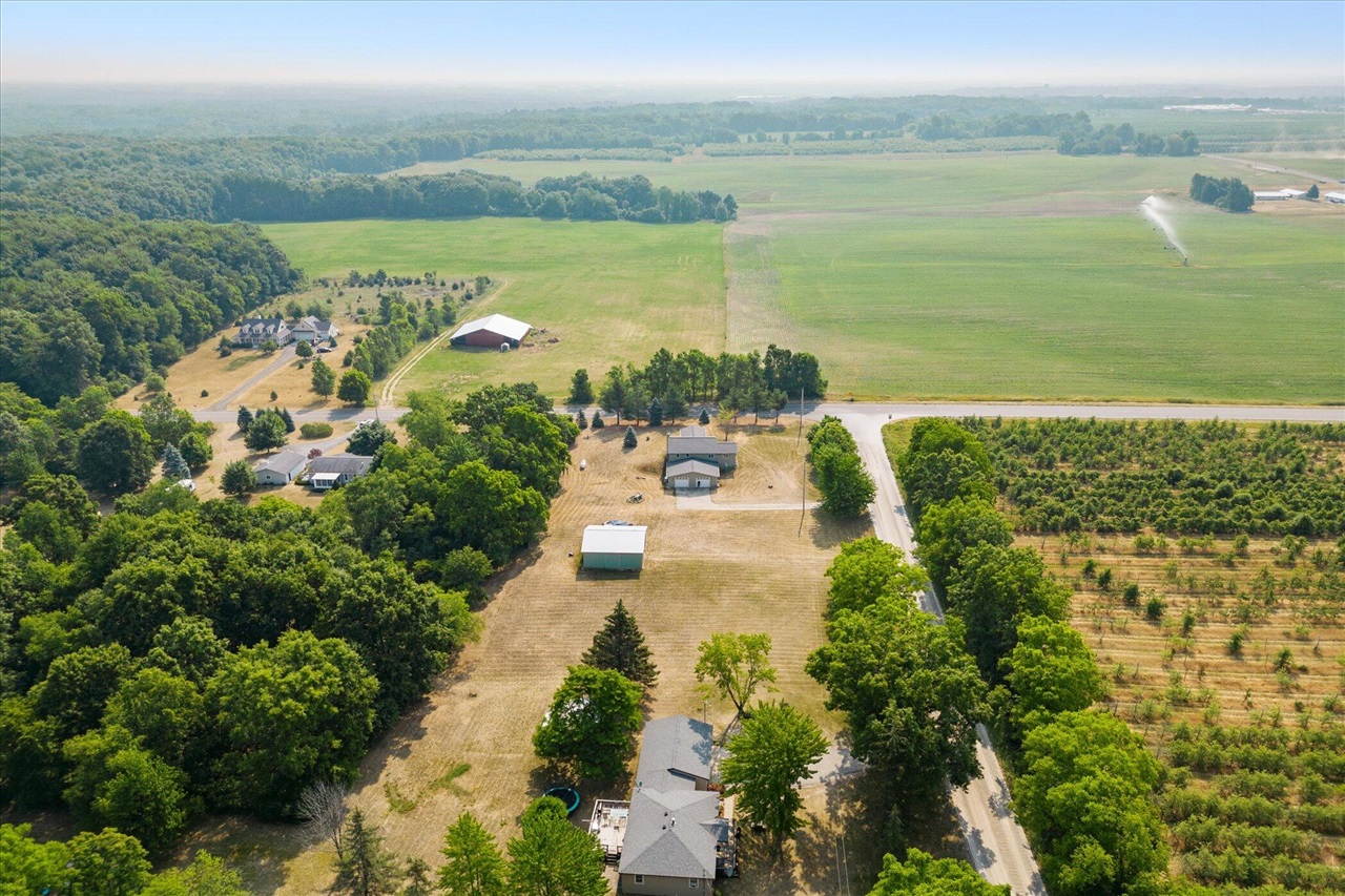 12189 Montcalm Road Greenville, MI 48838 - Photo 27 of 34