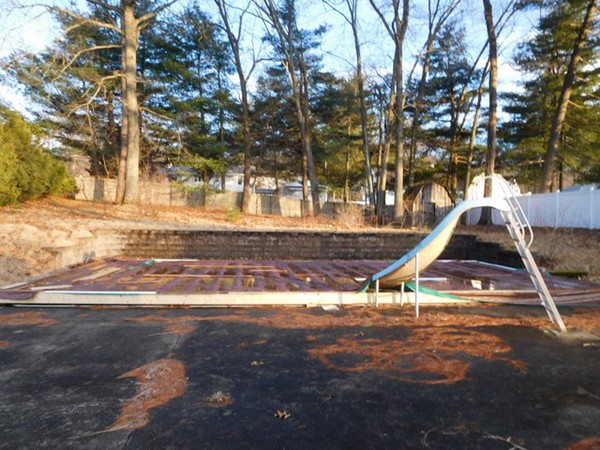 136 Pontoosic Road Westfield, MA 01085 - Photo 5 of 29 Gallery Image 5