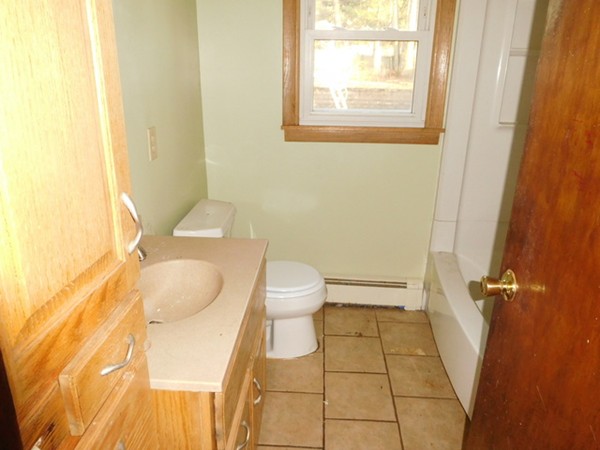 136 Pontoosic Road Westfield, MA 01085 - Photo 10 of 29 Gallery Image 10