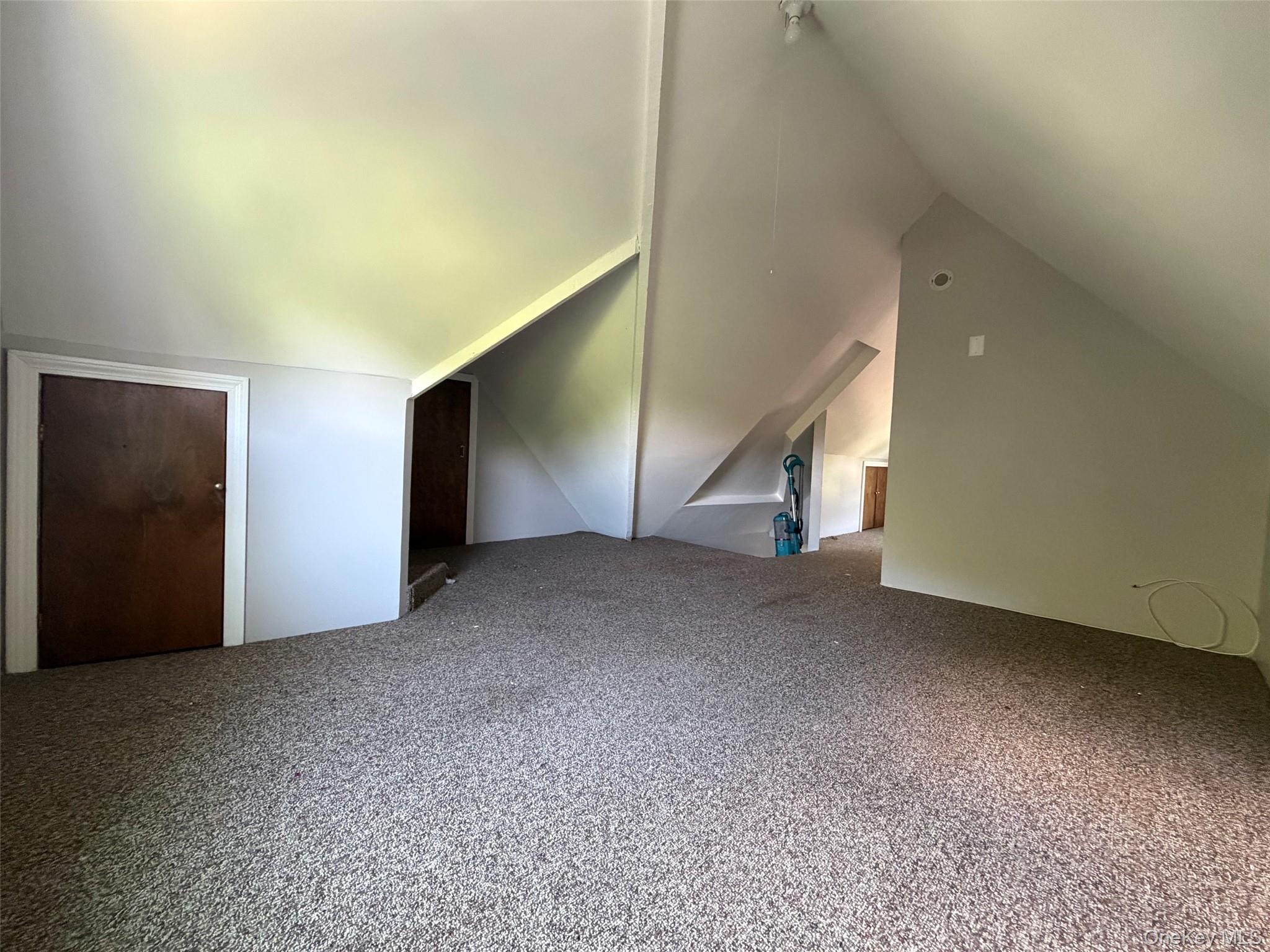 8 Old Knollwood Road White Plains, NY 10607 - Photo 16 of 17