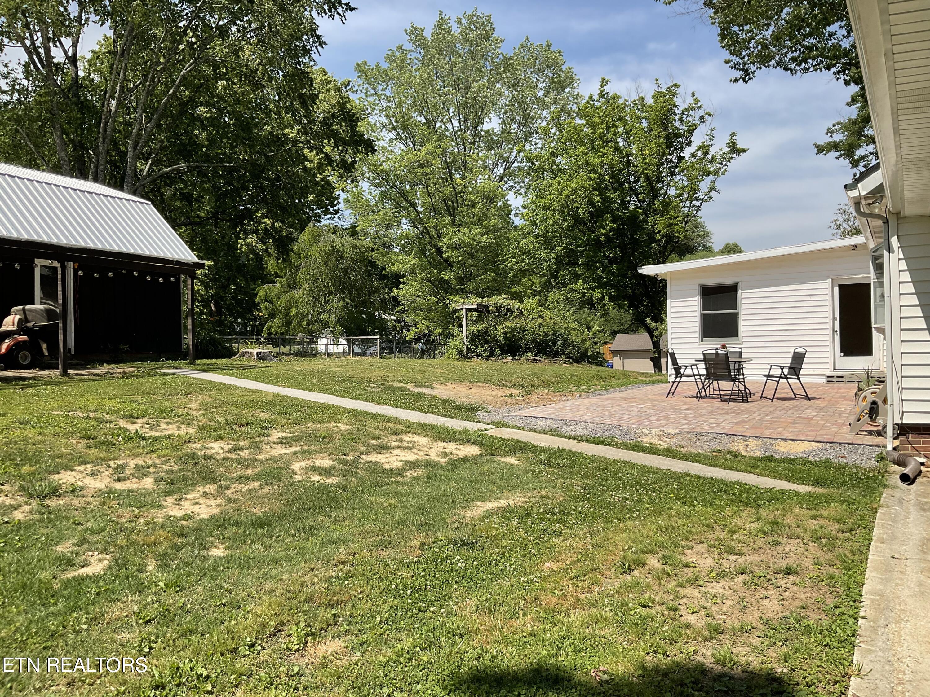 328 Ridgeview Drive Clinton, TN 37716 - Photo 32 of 45 Access to Workshop