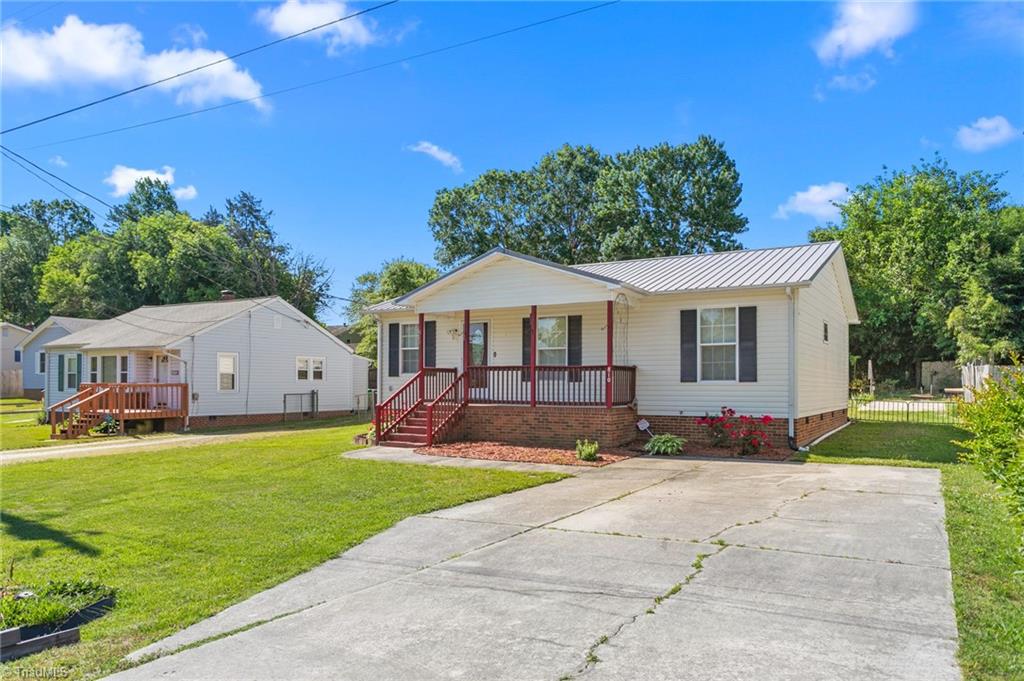 810 Arthur Avenue High Point, NC 27263 - Photo 2 of 36