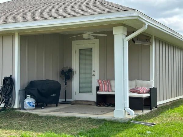 $2,100 | 828 Otto Loop, Crestview, FL 32539