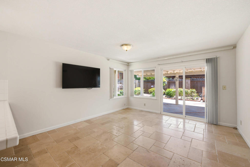 2720 Goldfield Place Simi Valley, CA 93063 - Photo 14 of 37