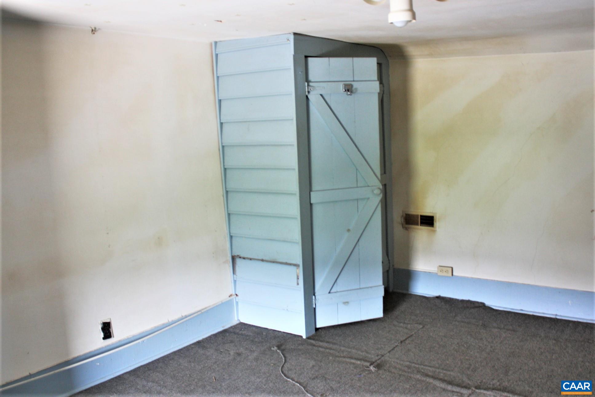 629 Carson Mill Road Steeles Tavern, VA 24476 - Photo 28 of 57 a view of an entryway