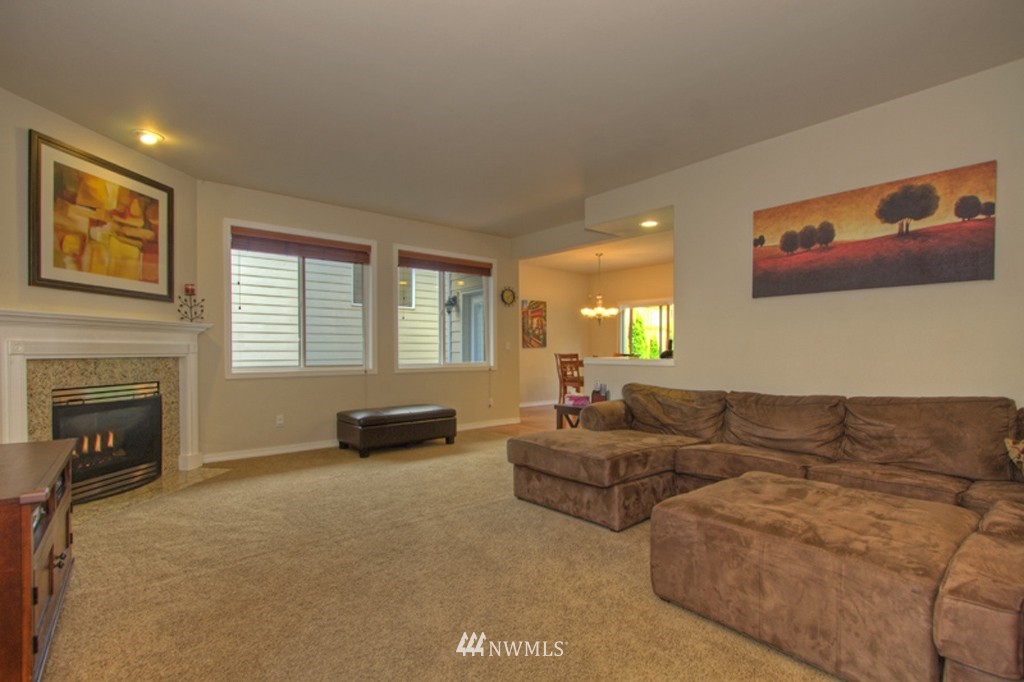 811 South 34th Place Renton, WA 98055 - Photo 4 of 15