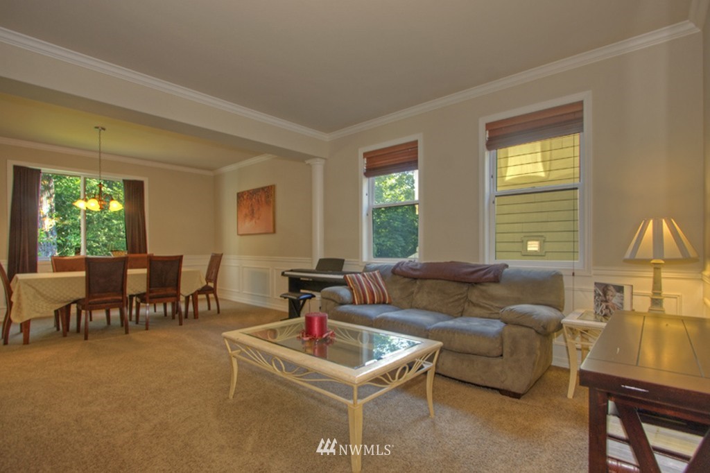 811 South 34th Place Renton, WA 98055 - Photo 9 of 15