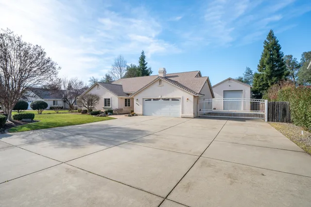 $830,000 | 4624 Columbine Drive, Redding, CA 96002