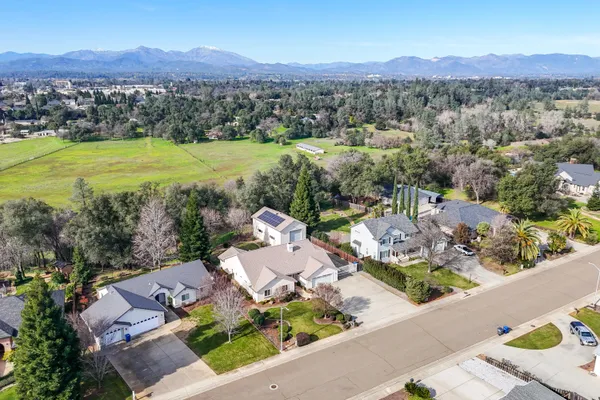 $799,900 | 4624 Columbine Drive, Redding, CA 96002