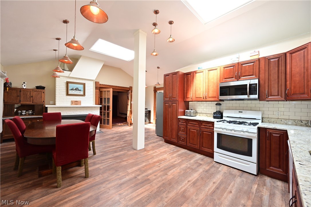 11400 West Lake Road Vermilion, OH 44089 - Photo 10 of 34 Kitchen
