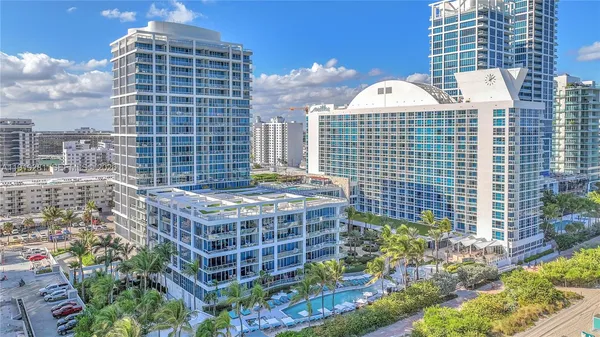 $5,850 | 6799 Collins Avenue, Unit 309, Miami Beach, FL 33141