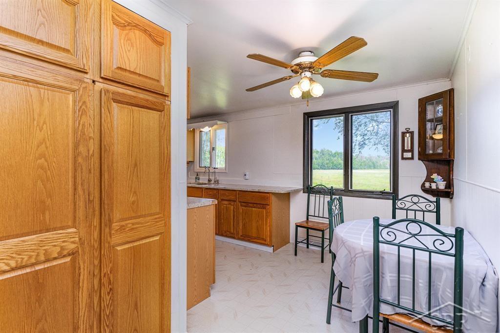 4275 East Bombay Road Midland, MI 48642 - Photo 12 of 24 50118534-11.JPG
