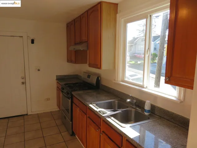 $425,000 | 4510 San Carlos Avenue, Oakland, CA 94601