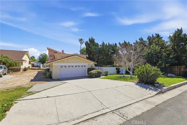 $1,550,000 | 10516 Independence Avenue, Chatsworth, CA 91311