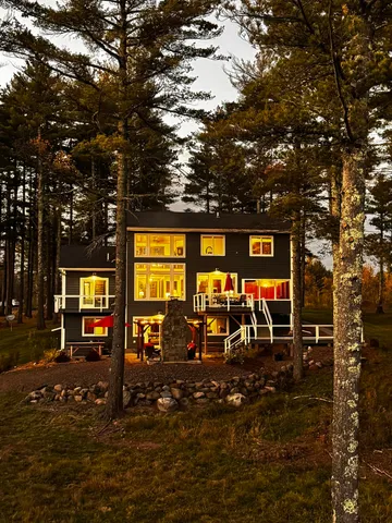 $899,000 | 1774 Highway 2 Two Harbors, Two Harbors, MN 55616