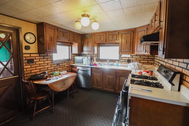 $179,000 | 2326 Kane Street, La Crosse, WI 54603