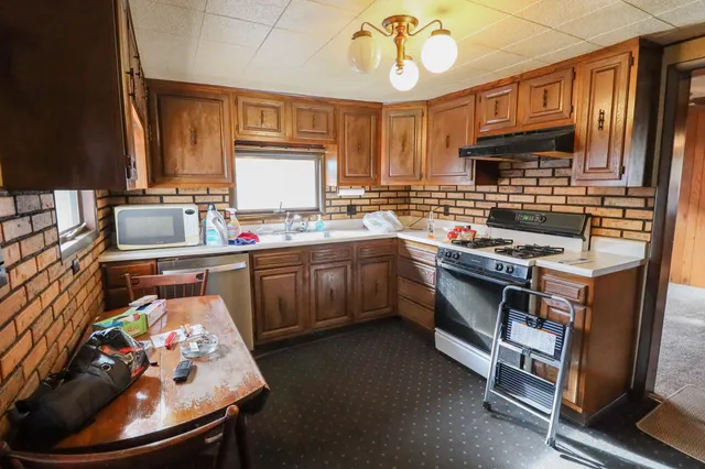 $179,000 | 2326 Kane Street, La Crosse, WI 54603