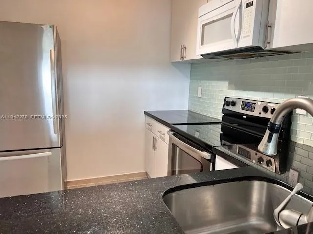 $1,500 | 498 Northwest 165th Street, Unit D503, Miami, FL 33169