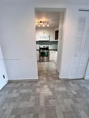 $1,500 | 498 Northwest 165th Street, Unit D503, Miami, FL 33169