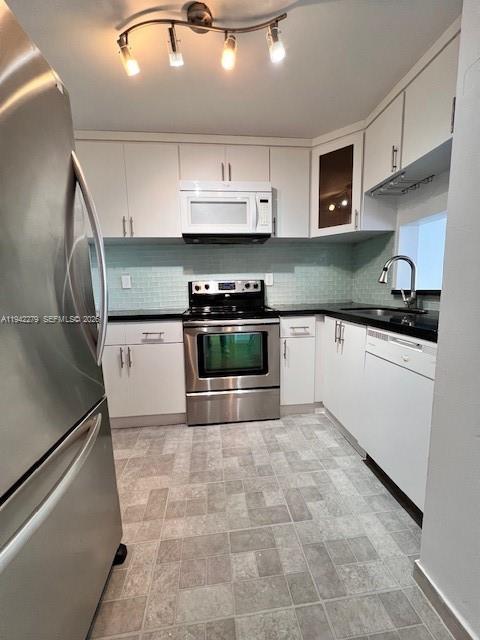 498 Northwest 165th Street, Unit D503 Miami, FL 33169 - Photo 25 of 29