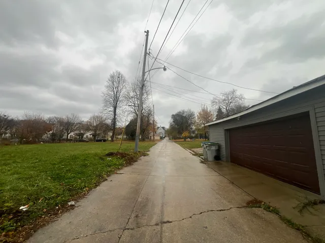 $195,900 | 212 West Center Street, Milwaukee, WI 53212