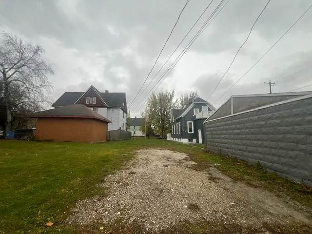 $195,900 | 212 West Center Street, Milwaukee, WI 53212