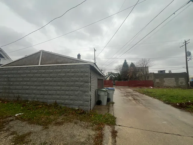 $195,900 | 212 West Center Street, Milwaukee, WI 53212