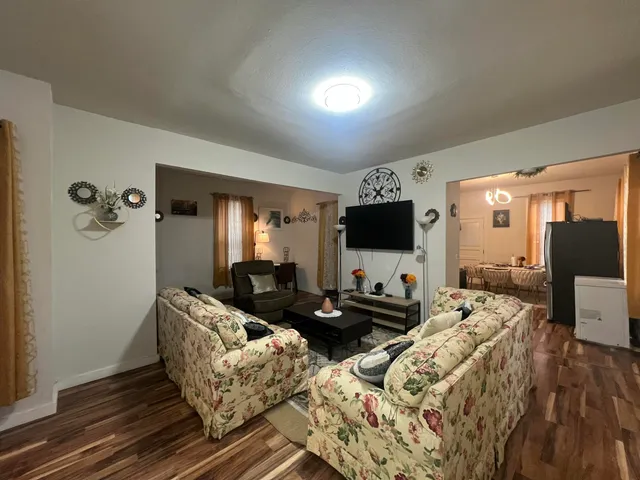 $195,900 | 212 West Center Street, Milwaukee, WI 53212