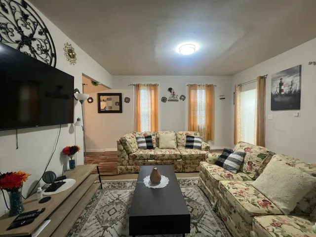 $195,900 | 212 West Center Street, Milwaukee, WI 53212